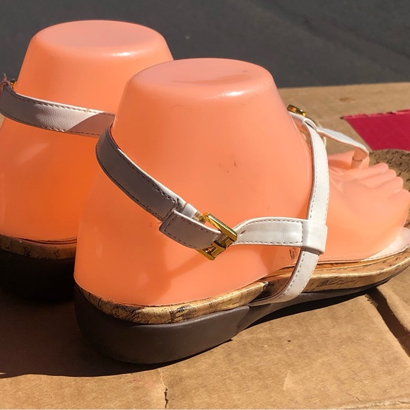 Ralph Lauren Kya Women’s White Thong Ankle Wrap Buckled Sandals Size 7B - Picture 7 of 13